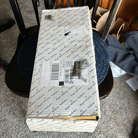 Vintage Royal Heirloom Collection Porcelain Doll Pauline - Picture 12 of 12